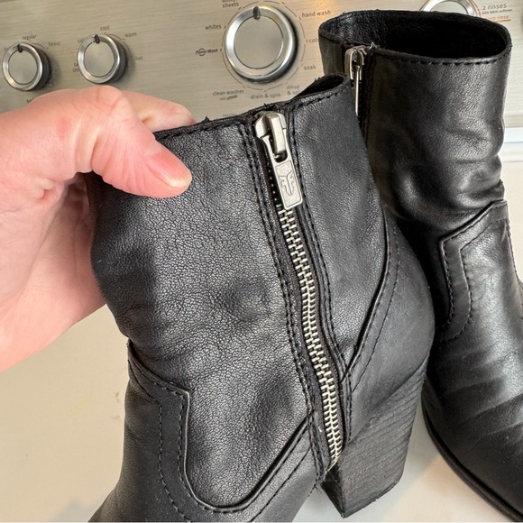 Frye Essa Bootie Black Leather Boho Western High Heel Ankle Bootie 7.5M - Picture 8 of 13